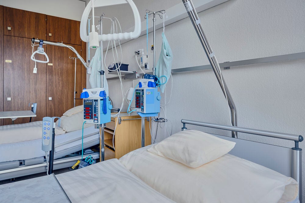 Spital Zweisimmen Innenaufnahme Patientenzimmer